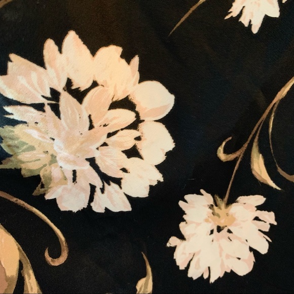 Le Chateau Floral Print Satin Cowl Neck Camisole - Picture 4 of 9